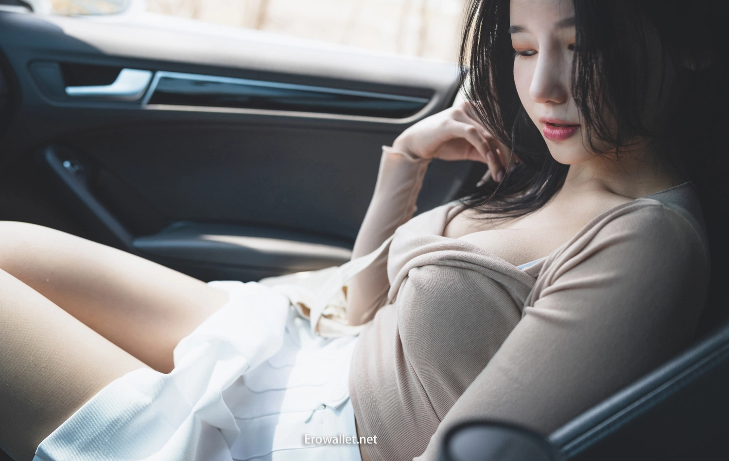 Korean Fashion Beauties and Luxury Cars